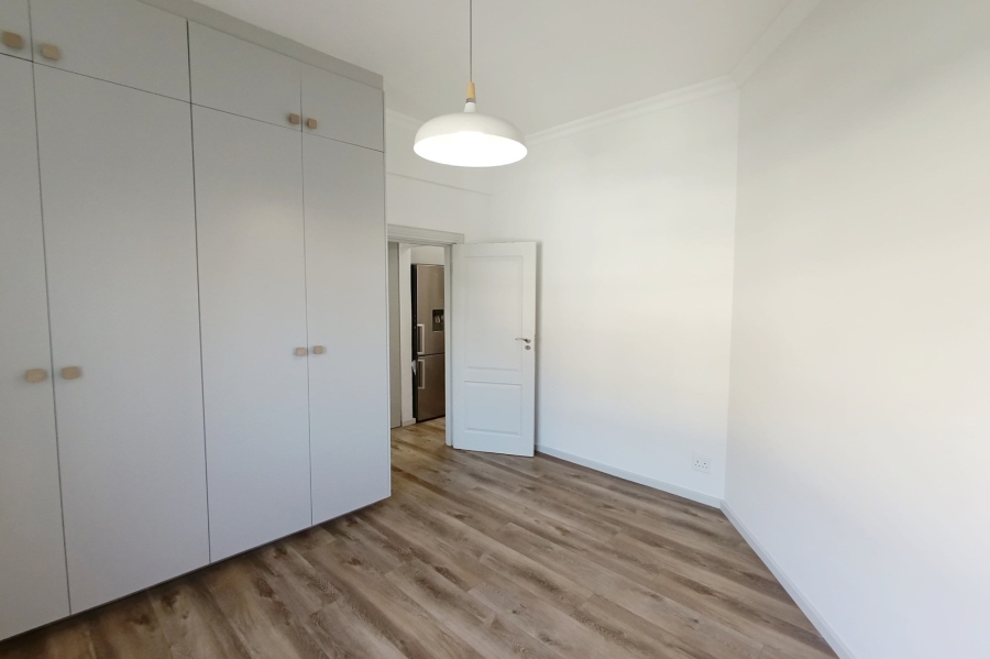 1 Bedroom Property for Sale in Sea Point Western Cape
